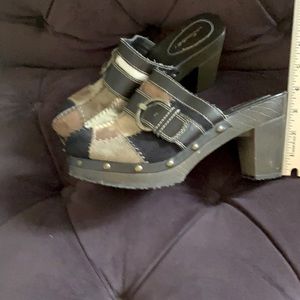 Unionbay clog with 4 inch heel., great shape. Worn once, gold, tan, brown, black